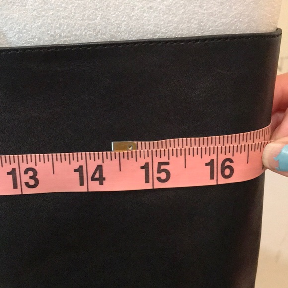 Vince Camuto Signature- VC line signature fine Italian leather boots - Picture 8 of 8